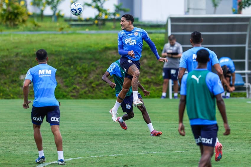 Gilberto durante treino do Bahia (Foto: Rafael Rodrigues / EC Bahia)