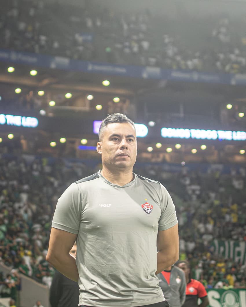 Jair Ventura em Palmeiras x Vitória Brasileirão (Foto: Victor Ferreira / EC Vitória)