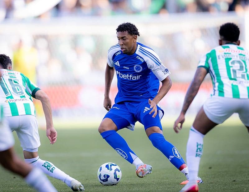 Volante Ryan Guilherme, do Cruzeiro, em jogo contra o Juventude (Foto: Lucas Bubols/Cruzeiro)