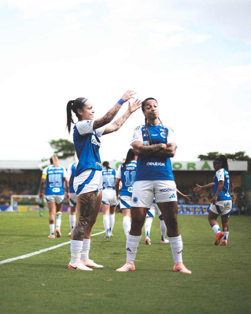 Byanca Brasil marca para o Cruzeiro na final do Mineiro Feminino. (Gustavo Martins/ Cruzeiro)