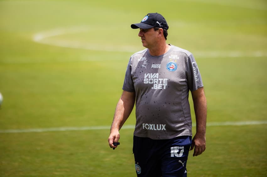 Rogério Ceni comanda treino do Bahia (Foto: Letícia Martins / EC Bahia)