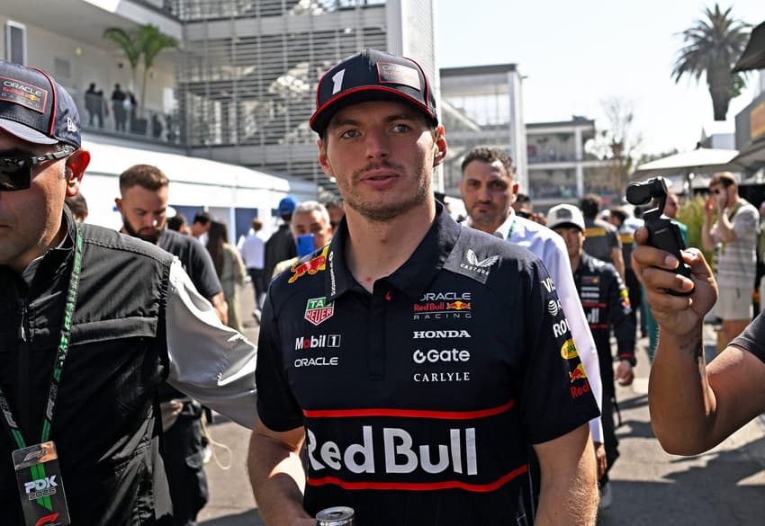 Max Verstappen no paddock do GP do México (Foto: CARL DE SOUZA / AFP)