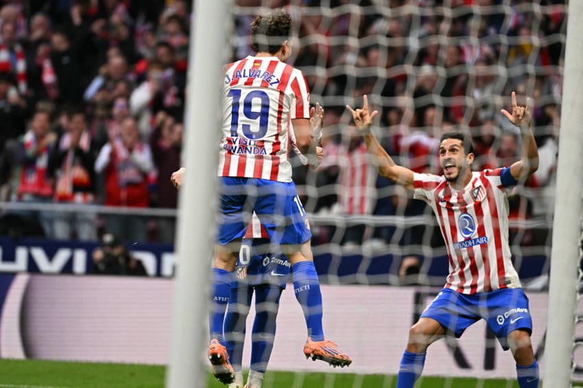 Julian Alvarez comemora gol em Atlético de Madrid x Sevilla (Foto: JAVIER SORIANO / AFP)