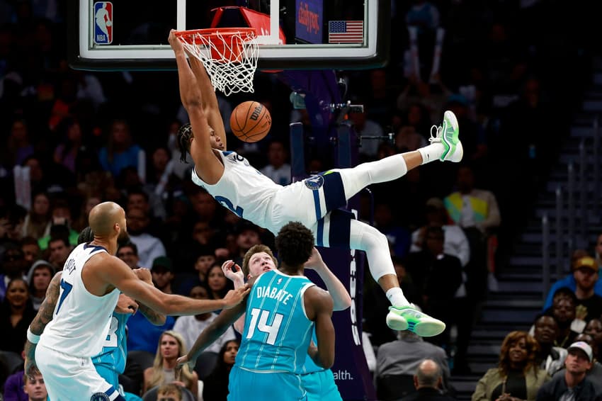 Charlotte Hornets x Minnesota TImberwolves (Foto: GRANT HALVERSON / GETTY IMAGES NORTH AMERICA / Getty Images via AFP)