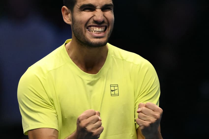 Carlos Alcaraz após garantir vaga na final do ATP Finals (Foto: Marco BERTORELLO / AFP)