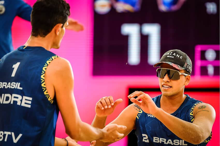 Andre e Renato no Mundial de Vôlei de Praia 2025 (Foto: Volleyball World)