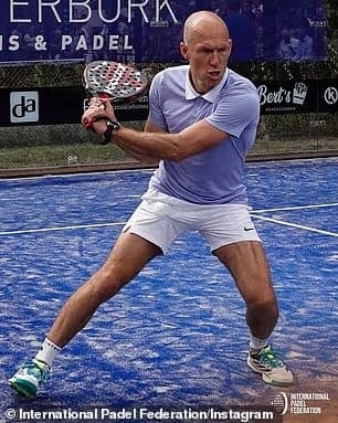 Arjen Robben jogando padel (Foto: International Padel Federation/ Instagram)