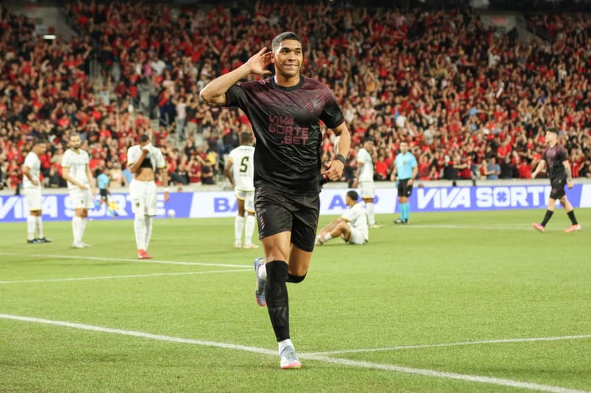 O Athletico Paranaense é o vice-líder da Série B (Foto: Robson Mafra/Agif/Gazeta Press)