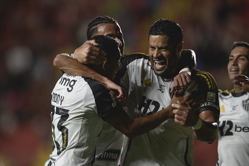 Atlético comemora gol na vitória sobre o Sport (Foto: Pedro Souza / Atlético)