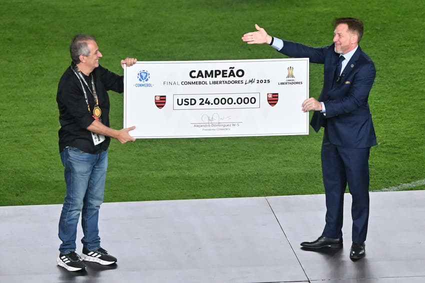BAP segura cheque com premiação do Flamengo na Libertadores