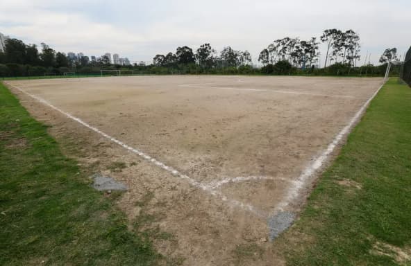Campo de terra no CT da base do Palmeiras, localizado em Guarulhos (Foto: Reprodução/Palmeiras)