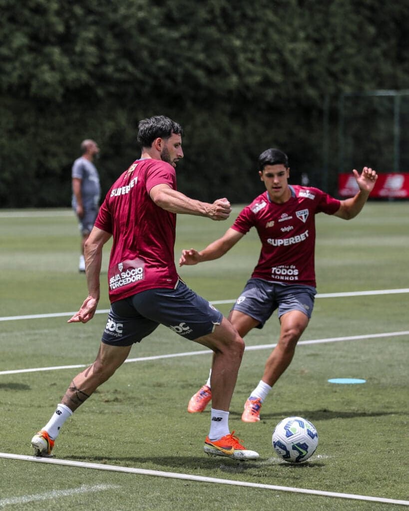 Calleri também participou de parte da atividade (Foto: Erico Leonan / São Paulo FC)