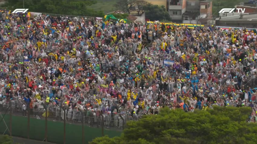 Público acompanha GP de São Paulo de F1 (Foto: reprodução / F1TV)