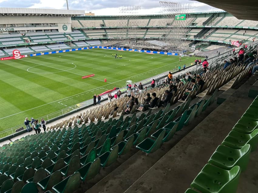 Couto Pereira recebe Coritiba x Atlético-MG (Foto: Guilherme Moreira/Lance!)