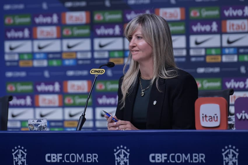 Cris Gambaré CBF Seleção Feminina Brasil
