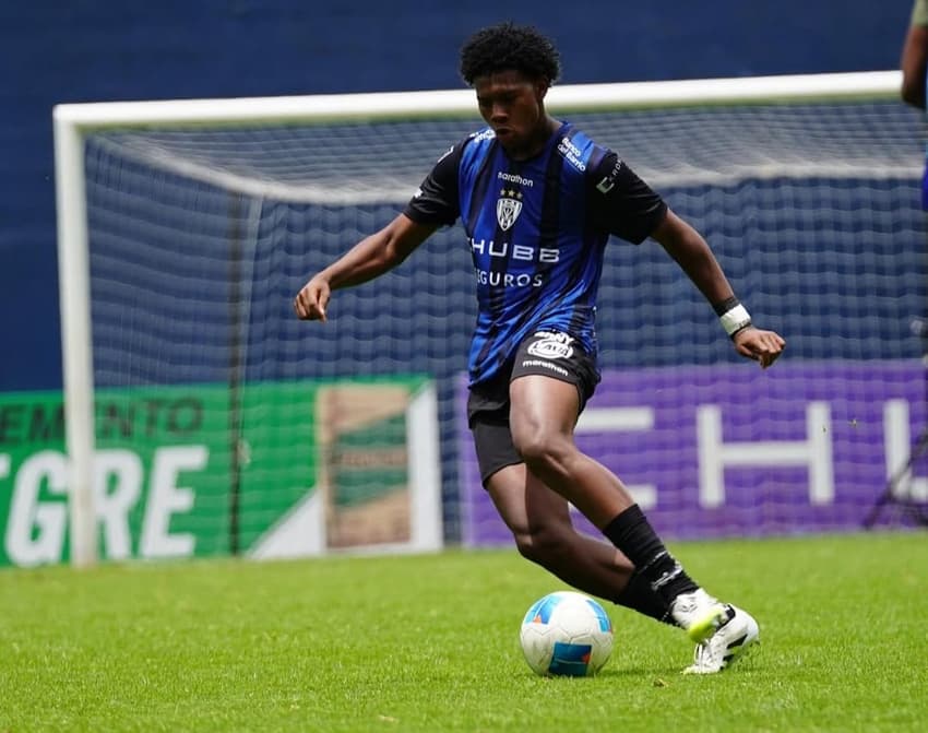 Deinner Ordóñez será jogador do Chelsea(Foto: Reprodução/Instagram: @deinner_o)