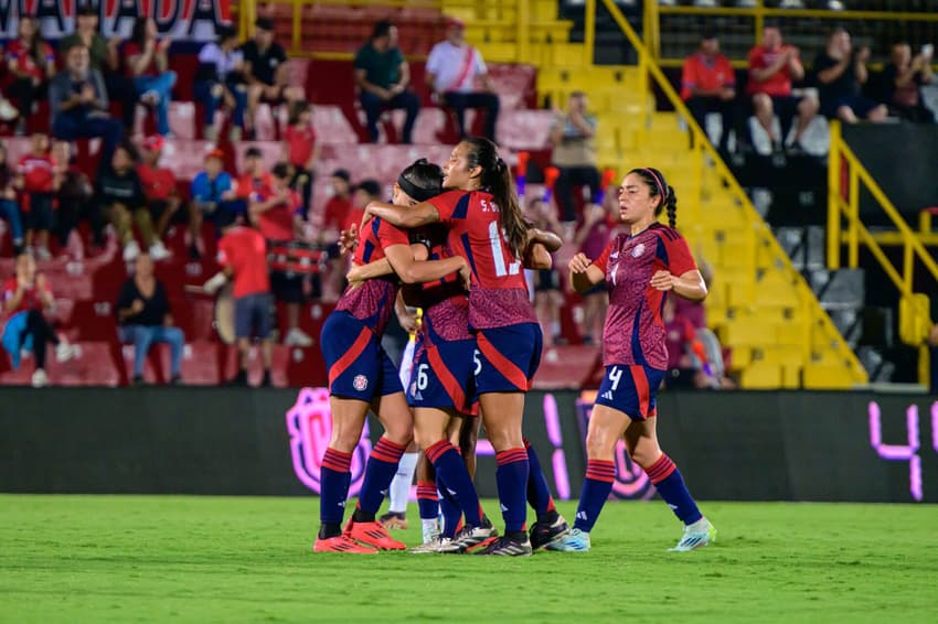 Seleção feminina da Costa Rica, comandada pela brasileira Lindsay Camila, busca vaga na Copa do Mundo de 2027. (Foto: Federação da Costa Rica/Divulgação)