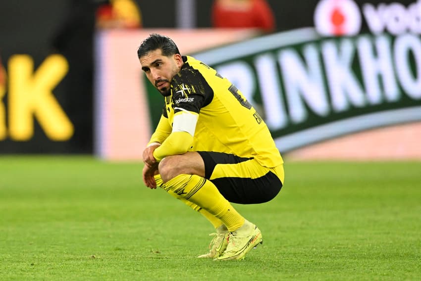 Emre Can reage após empate por 3 a 3 do Borussia Dortmund contra o Stuttgart na Bundesliga (Foto: INA FASSBENDER / AFP)
