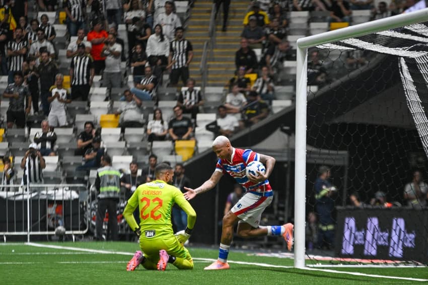 Éverson lamenta gol sofrido pelo Atlético