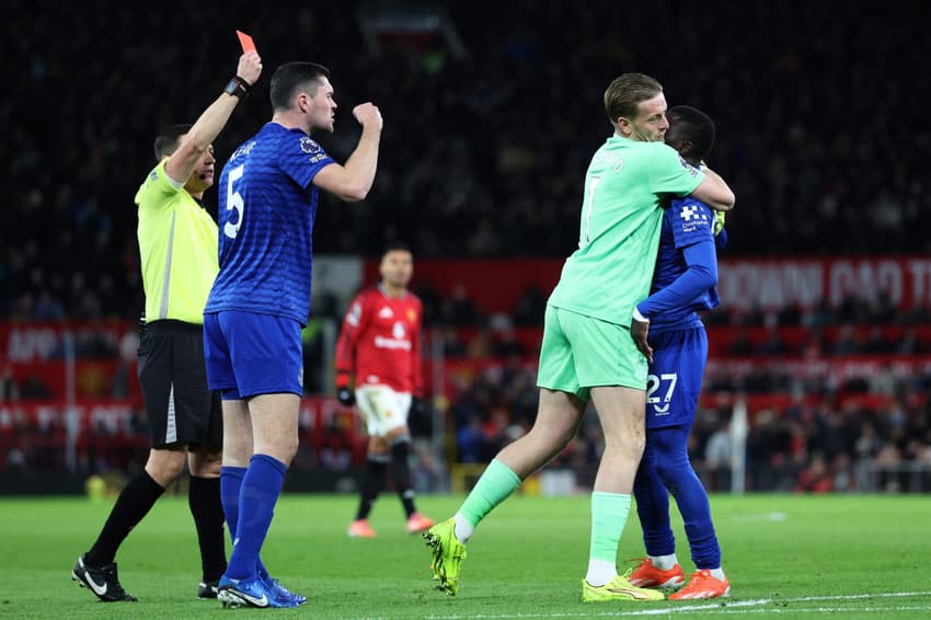 Gueye foi expulso durante Manchester United e Everton (Foto: AFP)