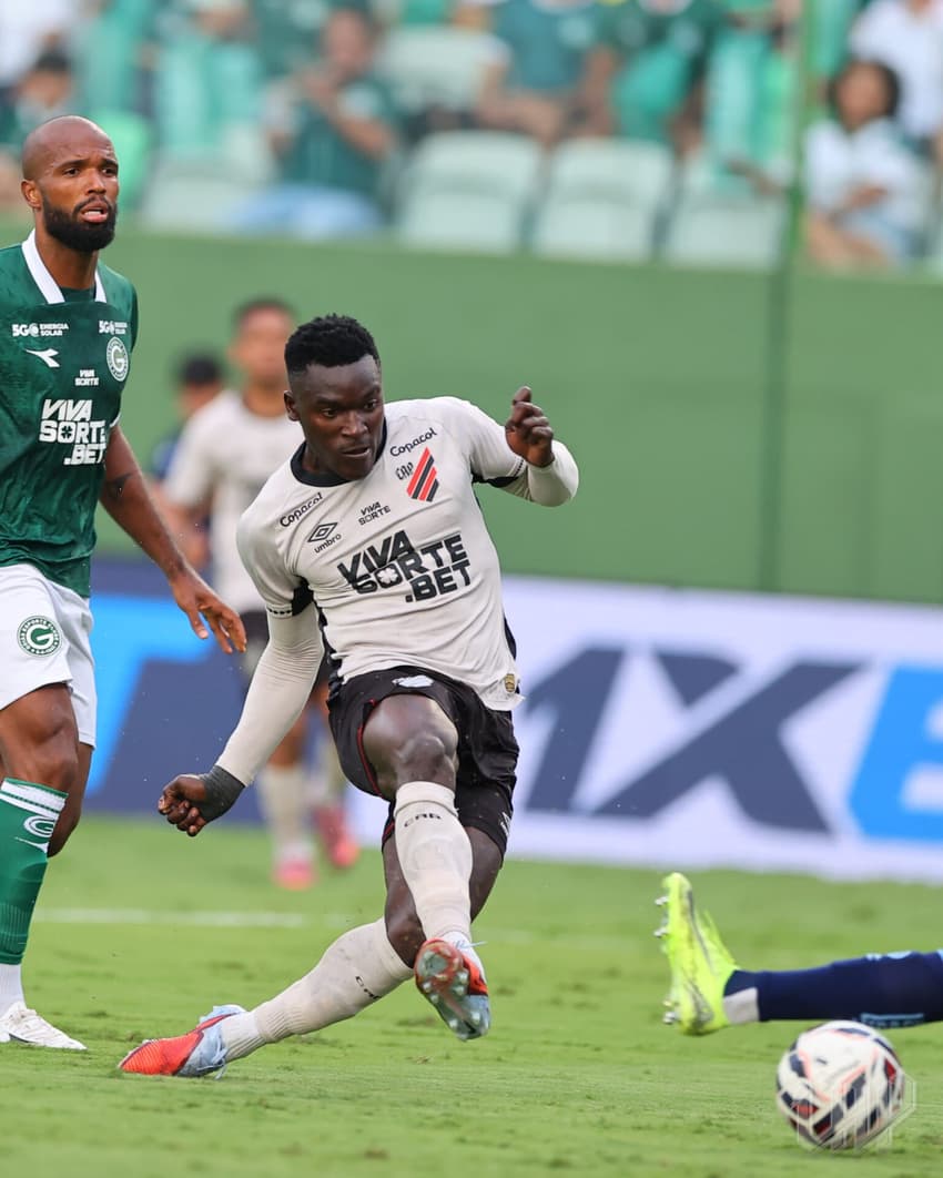 Viveros gol Goiás Athletico