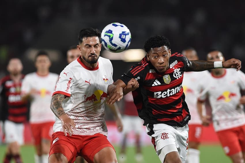 Gonzalo Plata em ação durante Flamengo x RB Bragantino (Foto: Zimel Press/Zimel Press/ Gazeta Press)
