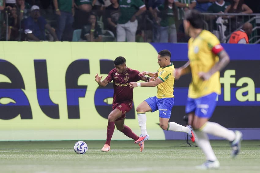 Hércules em campo pelo Fluminense contra o Palmeiras