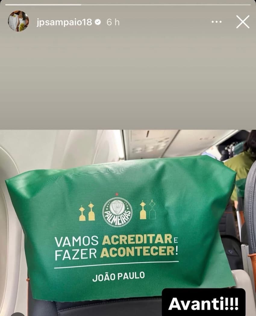 Palmeiras deixa mensagens no avião