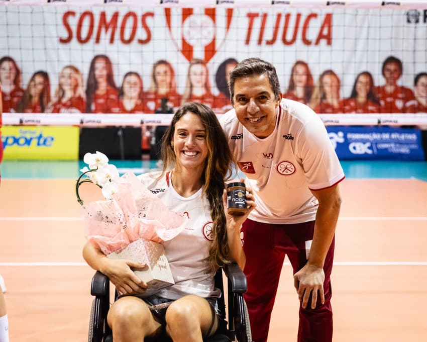 Julia Azevedo, baleada em assalto, fui ao jogo do Tijuca na Superliga