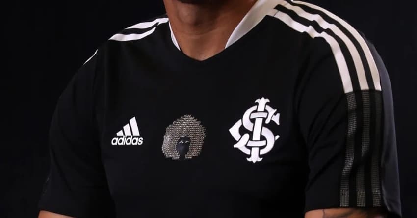Camisa preta do Internacional lançada em 2021