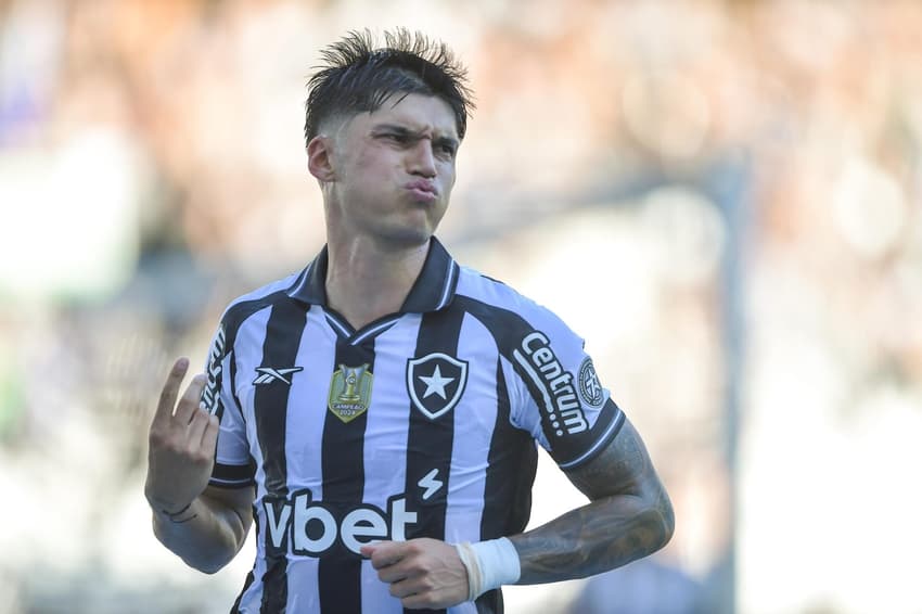 Joaquín Correa comemora golaço marcado contra o Santos (Foto: Thiago Ribeiro / AGIF / Gazeta Press)