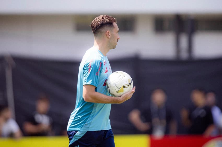 Léo Ortiz durante treino do Flamengo em Lima, no Peru (Foto: Adriano Fontes / Flamengo)