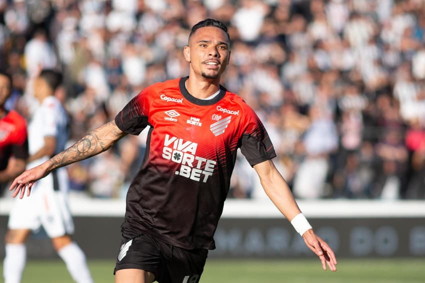 Luiz Fernando gol comemoração Athletico Operário-PR