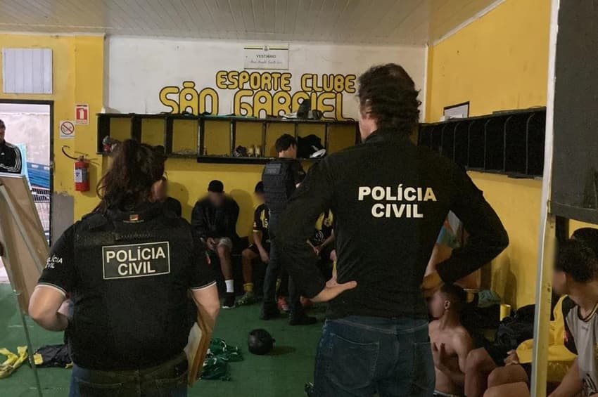 Operação da Polícia Civil no EC São Gabriel