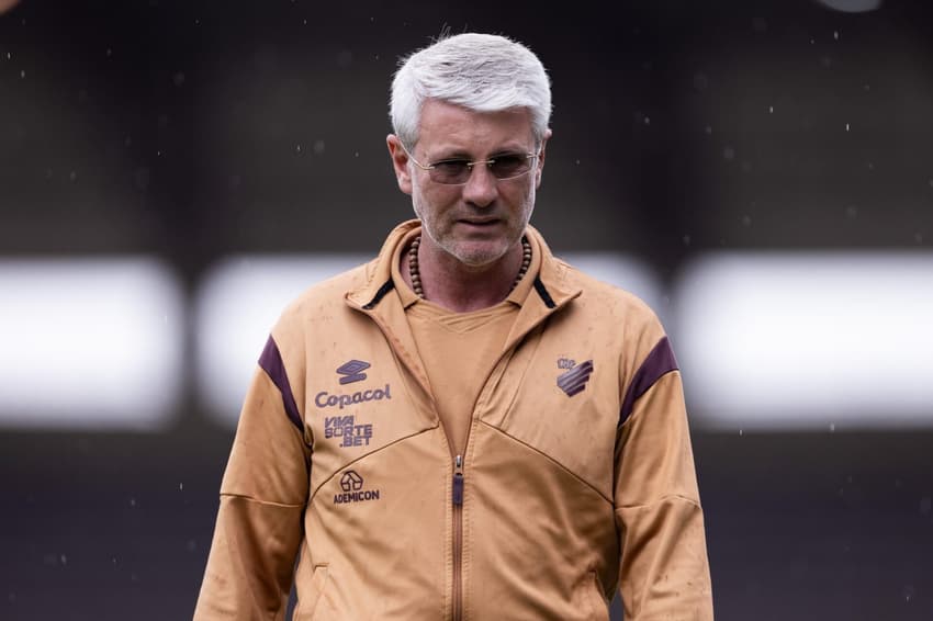 Odair Hellmann Ferroviária-SP Athletico