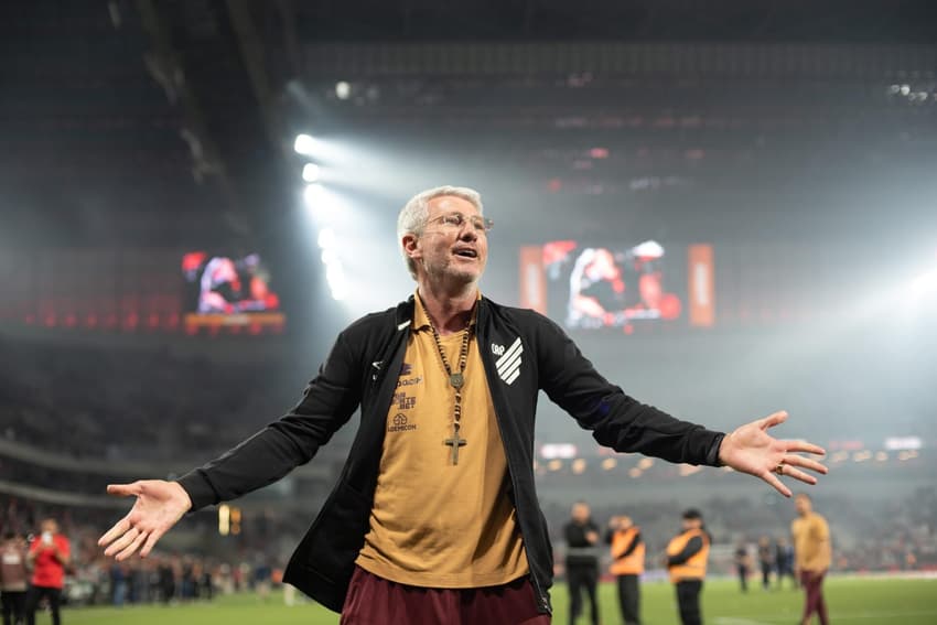 Odair Hellmann Athletico América-MG Série B