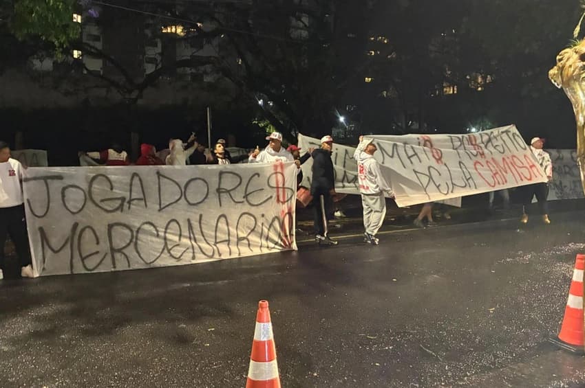 Protesto da torcida do Internacional