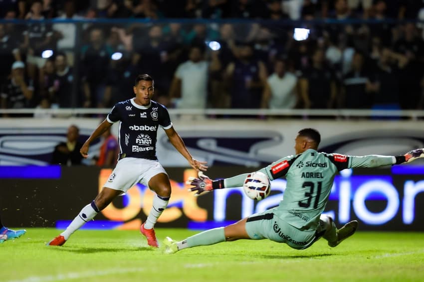 Pedro Rocha jogador do Remo durante partida contra o Athletic Club