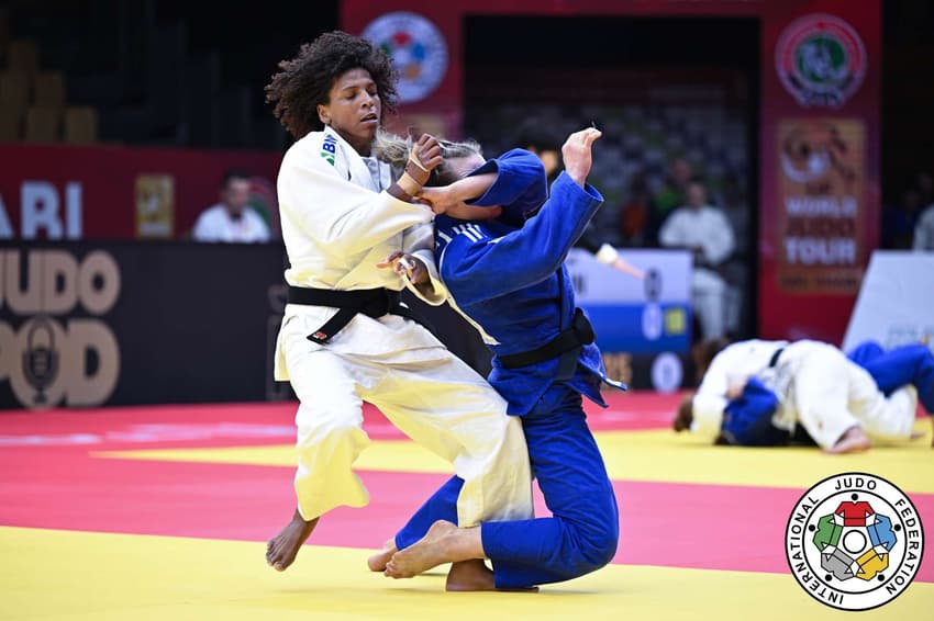 Rafaela Silva nas quartas de final no Grand Slam de Abu Dhabi (Foto: IJF)