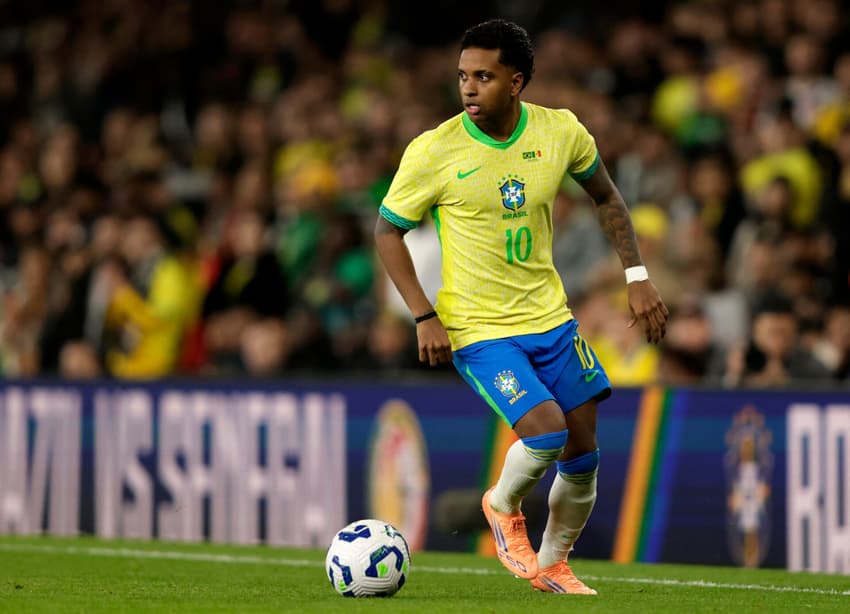 Rodrygo em ação pela Seleção Brasileira contra o Senegal