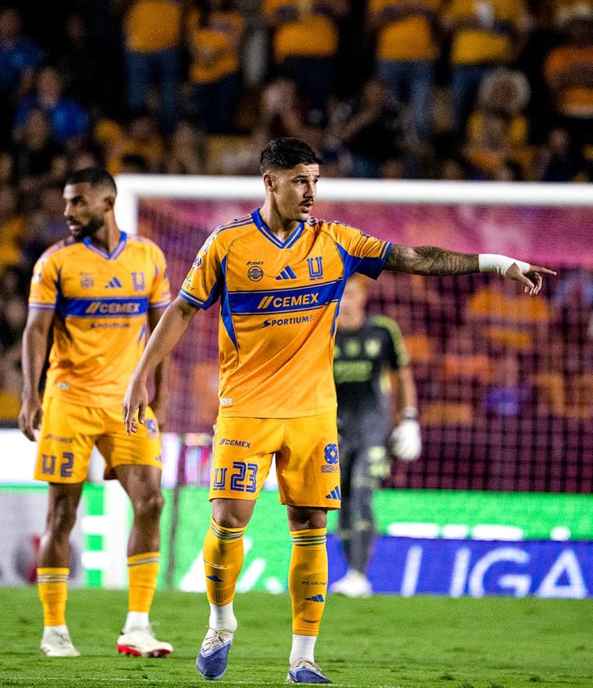 Rômulo em ação pelo Tigres UANL (Foto: Reprodução/Instagram)