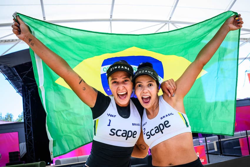 Thâmela e Vic nas semis do Mundial de Vôlei de Praia 2025 (Foto: Volleyball Word)