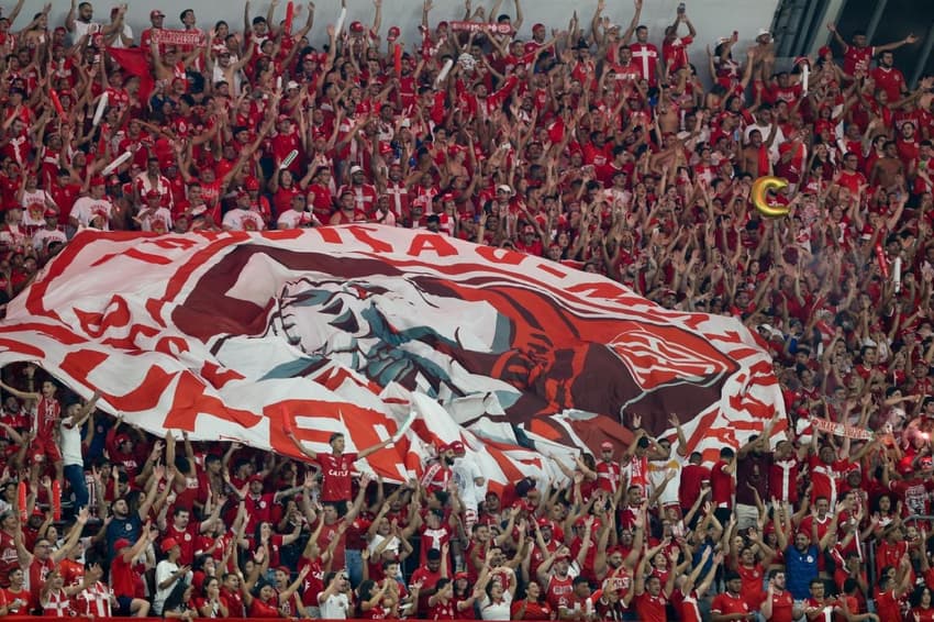 Torcedores durante a partida entre America RN e Santa Cruz na Arena das Dunas em Natal (RN), pelo campeonato brasileiro Serie D 2025