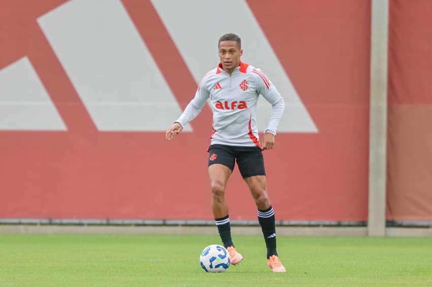 Vitinho, atacante do Internacional