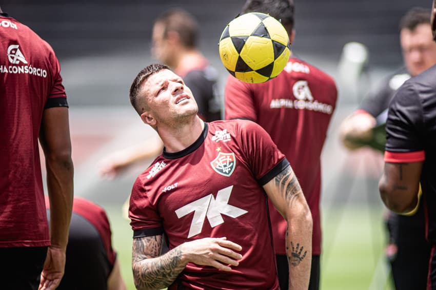 Renato Kayzer em treino do Vitória (Foto: Victor Ferreira / EC Vitória)