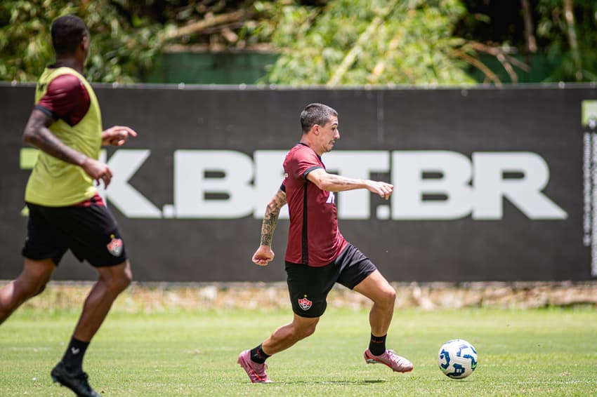 Aitor Cantalapiedra durante treino do Vitória (Foto: Victor Ferreira / EC Vitória)
