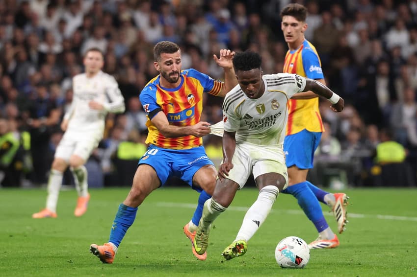 Vini Jr em campo em Real Madrid x Valência