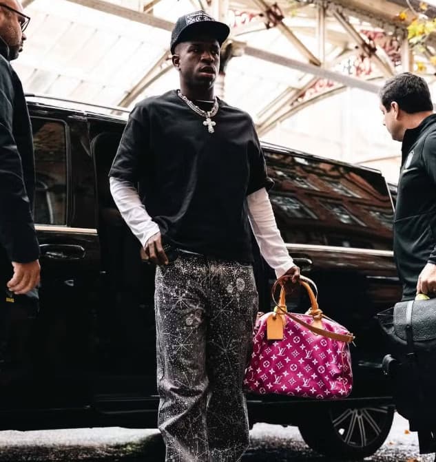 Vini Jr. desembarca em Londres para Brasil x Senegal (Foto: Reprodução/Instagram)