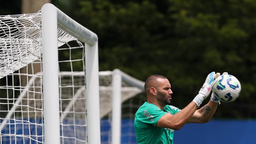 Weverton, goleiro do Palmeiras, durante treinamento na Academia de Futebol (Foto: Cesar Greco/Palmeiras/by Canon)