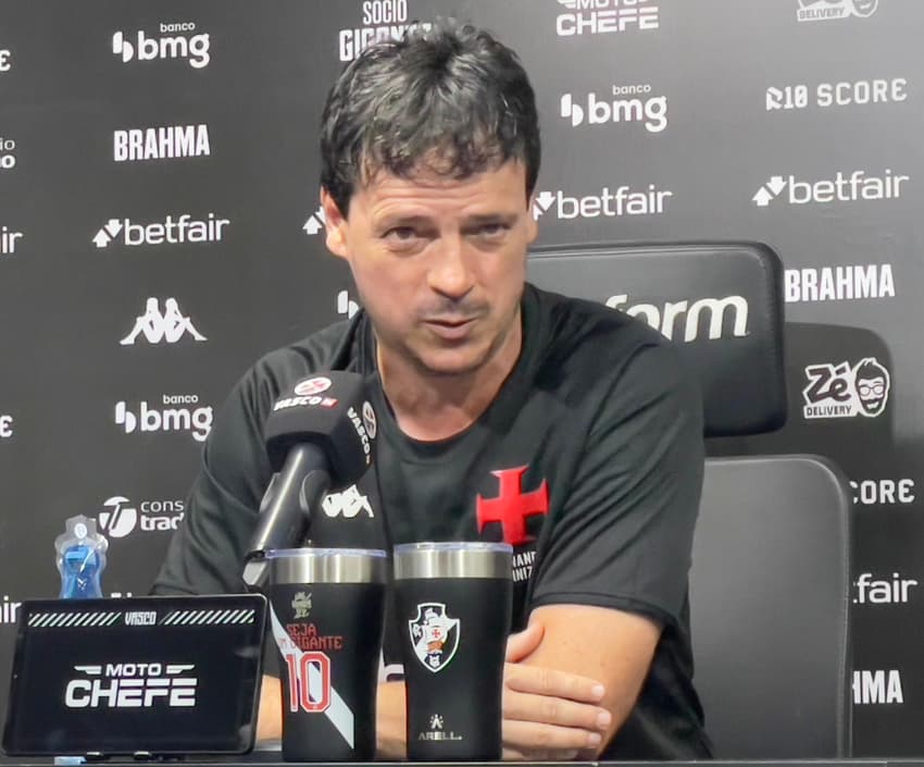 Fernando Diniz após derrota do Vasco para o São Paulo (Foto: Pedro Cobalea/Lance!)